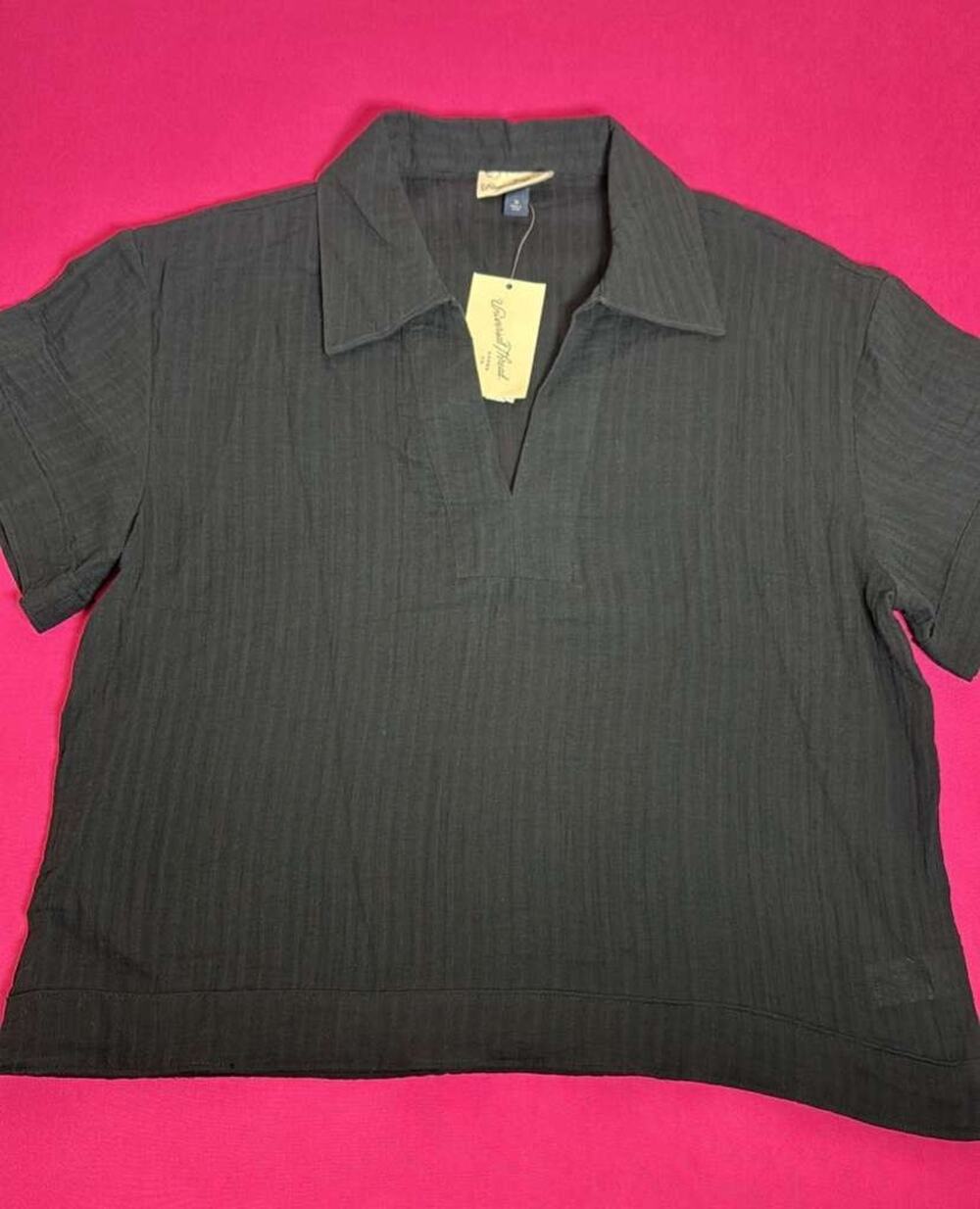Universal Thread Collared V‑Neck Top Size M Textured Casual Chic New